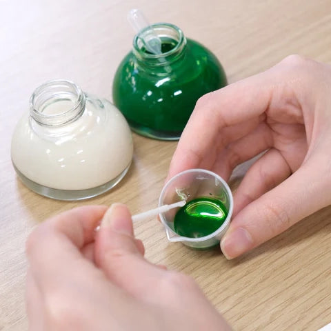 Pearlescent solution