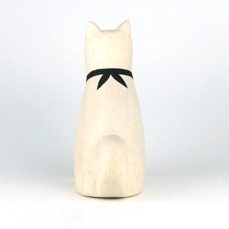 Pole pole wooden animal Akita dog