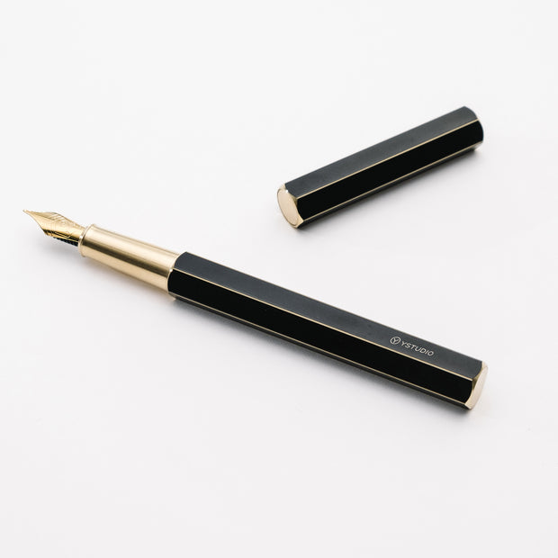 Classic Revolve-Fountain Pen (Black M)